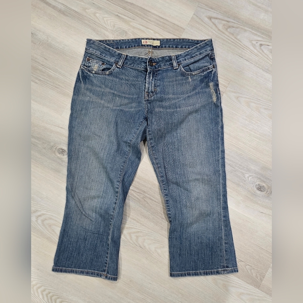 BKE Starlite Stretch Low Rise Jean Capris Distressing Size 30